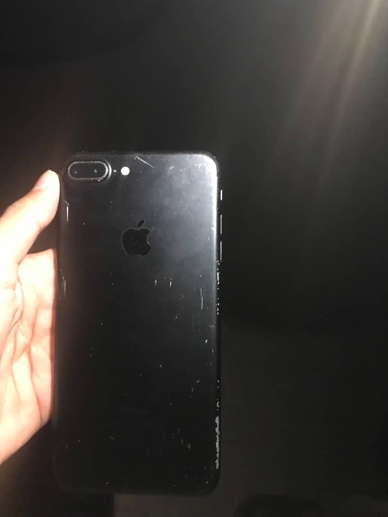 Apple iPhone 7 Plus 2