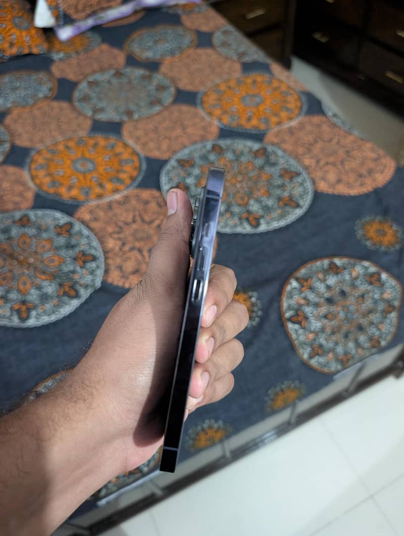 Apple iPhone 14 Pro 3