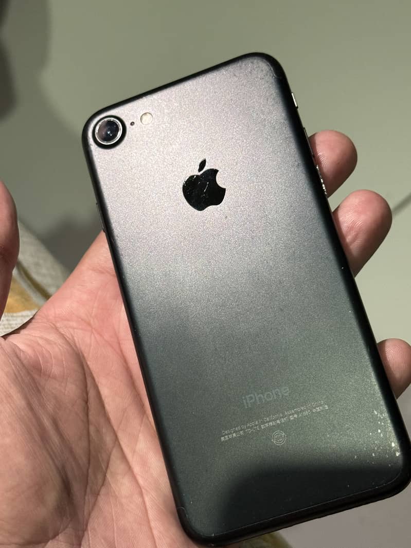 Apple iPhone 7 0