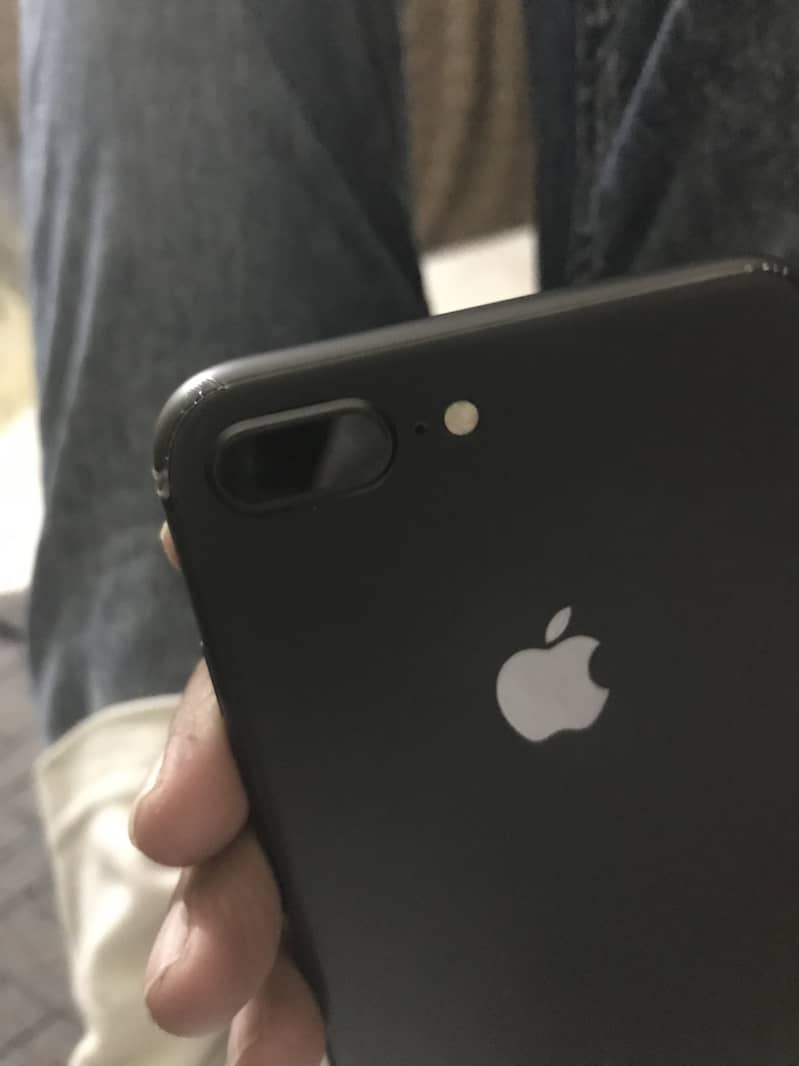 Apple iPhone 8 Plus 1