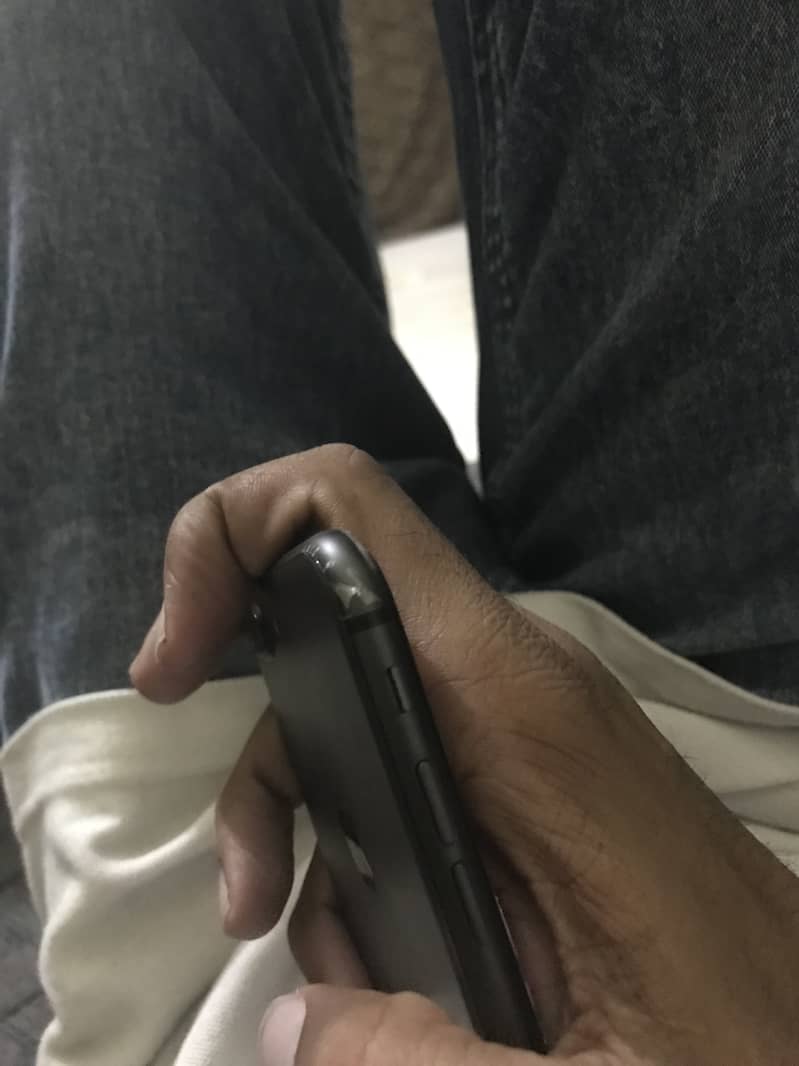 Apple iPhone 8 Plus 3
