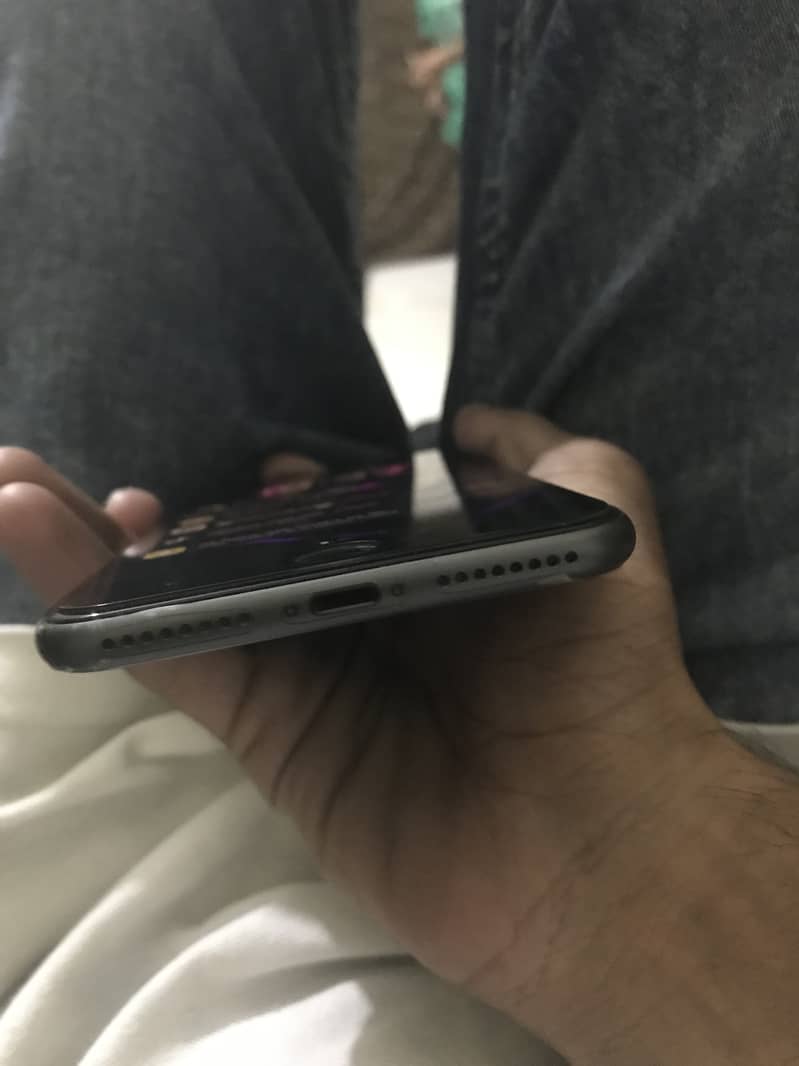 Apple iPhone 8 Plus 5