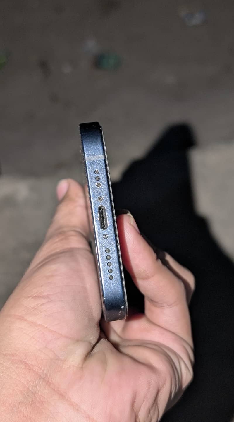 Apple iPhone 12 0
