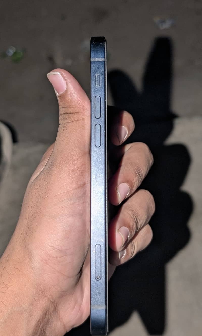 Apple iPhone 12 3