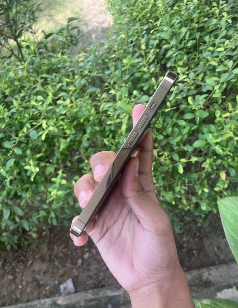 Apple iPhone 14 Pro Max 5