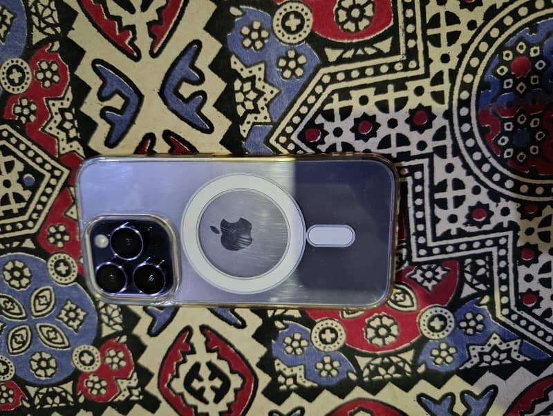 iPhone 14 Pro deep purple 2