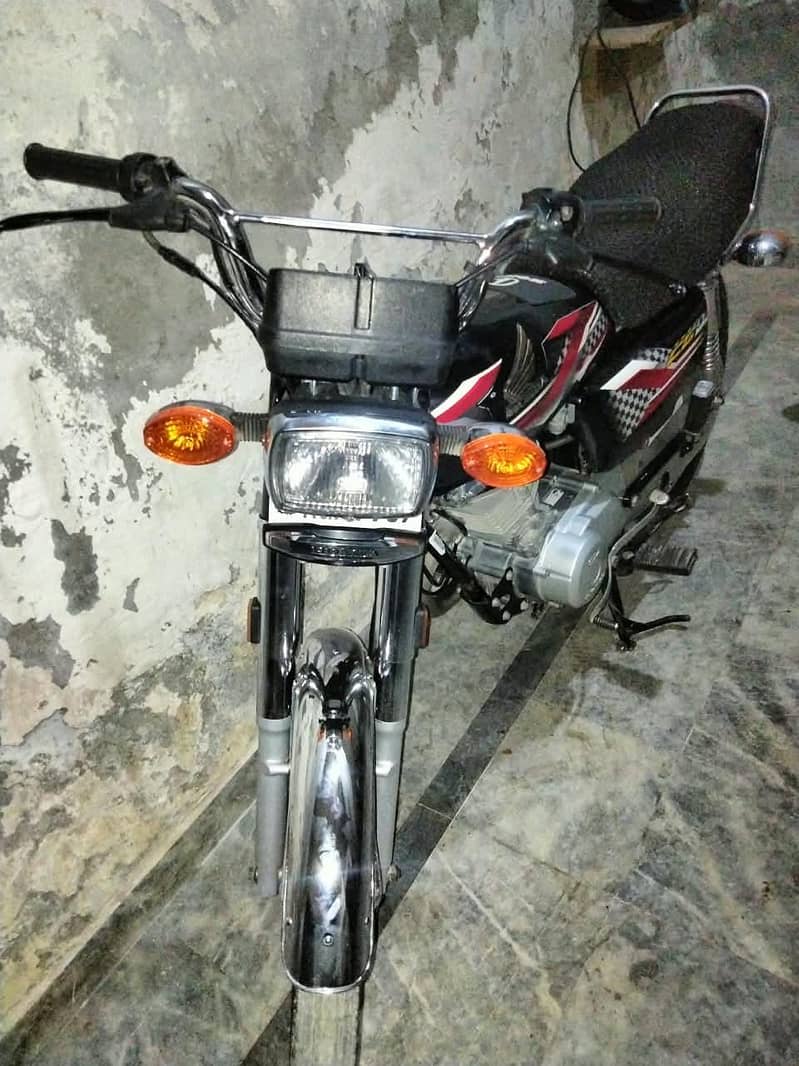 CG 125 8