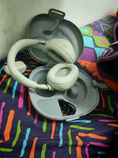 Sony wh 1000xm6 original bought in ksa