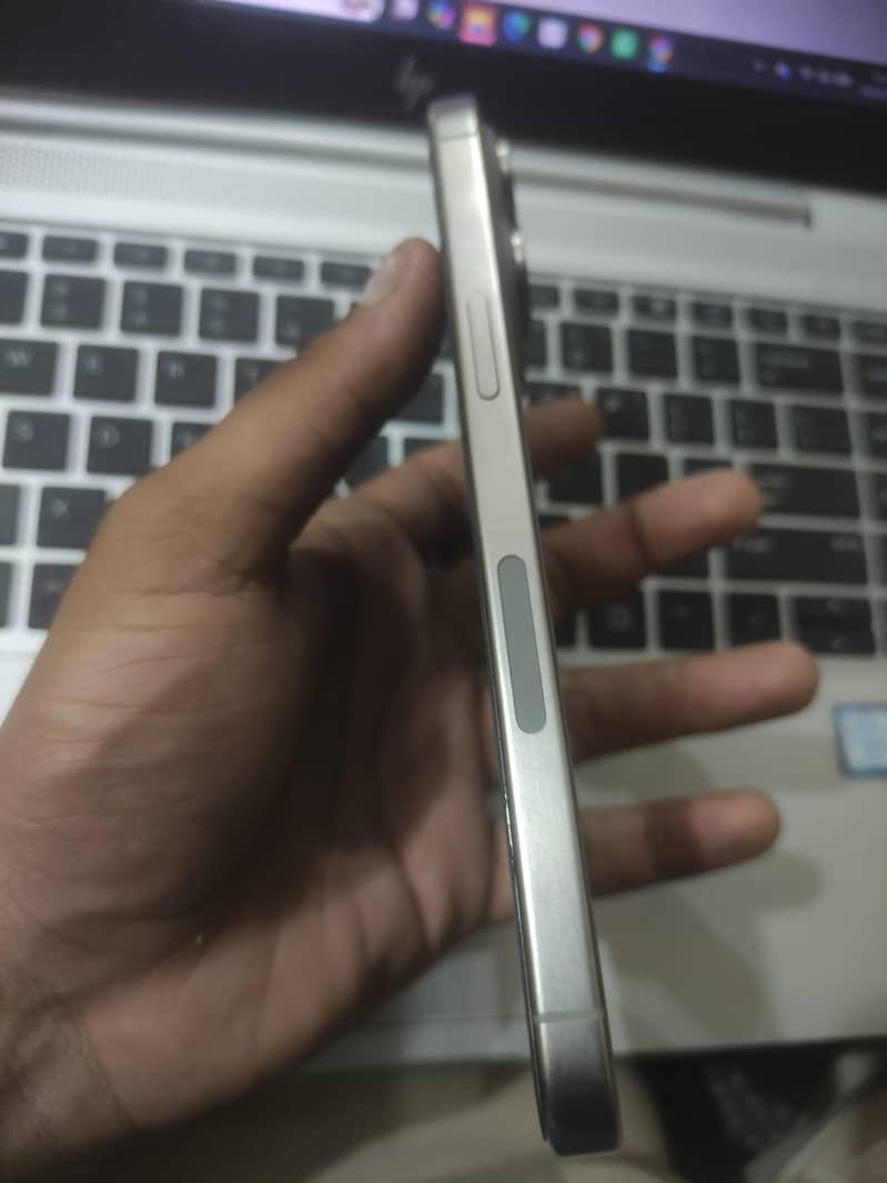 Apple iPhone 15 Pro Max 1