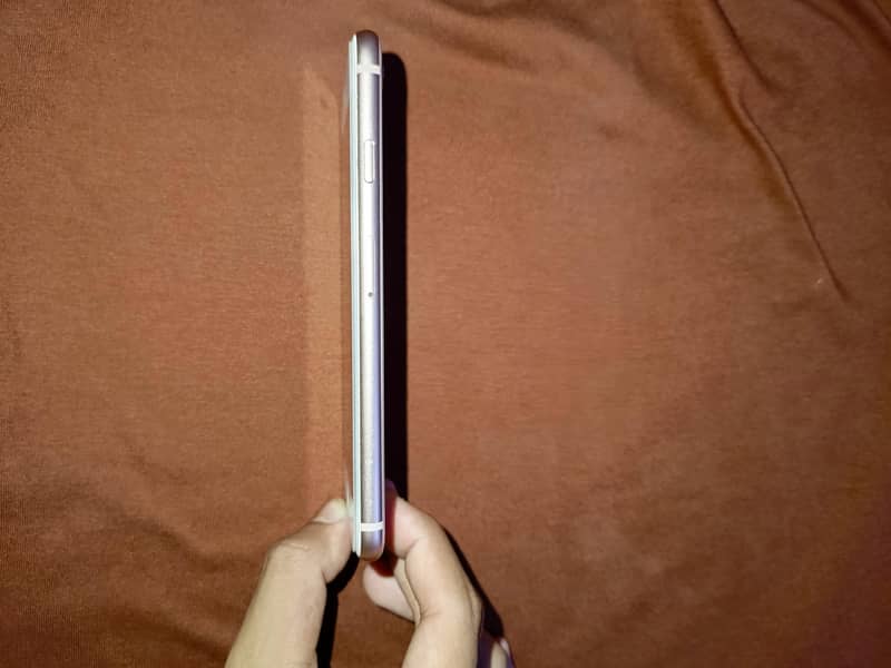 Apple iPhone 8 4