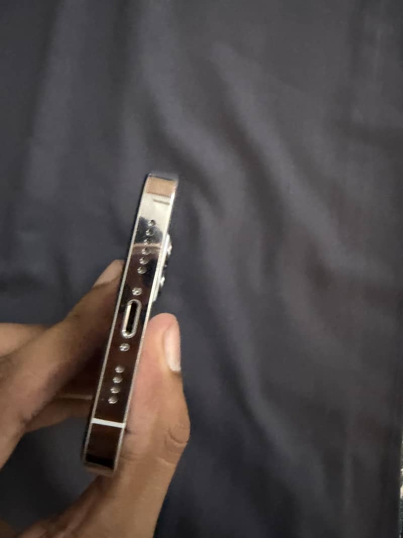 Apple iPhone 14 Pro Max 4