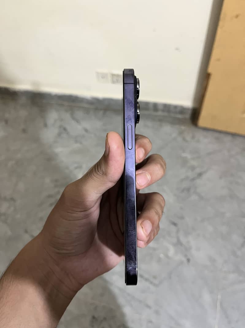 Apple iPhone 14 Pro Max 1