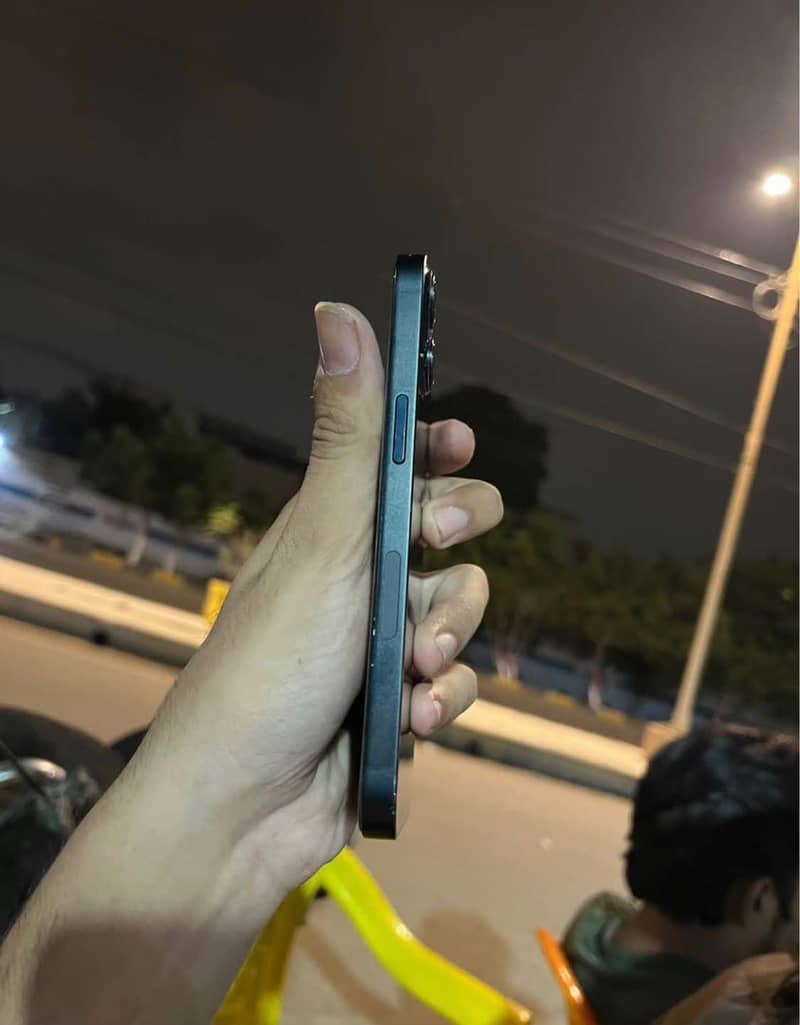 Apple iPhone 13 3