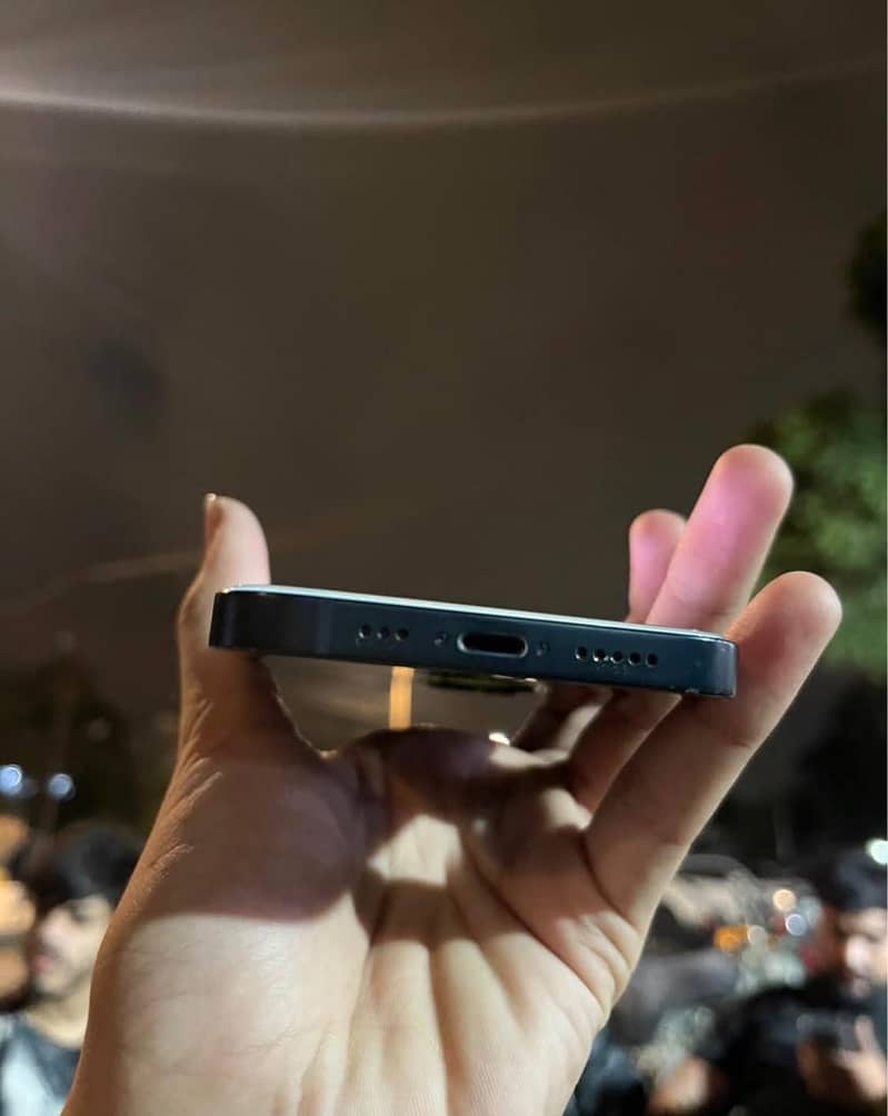 Apple iPhone 13 5