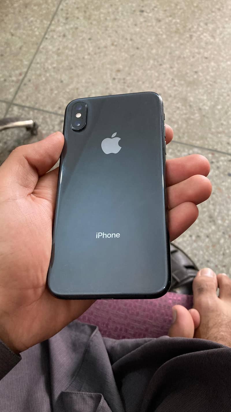 Apple iPhone XS 4
