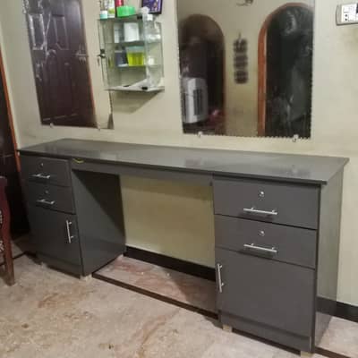 Large Dressing Table with Mirror, Drawers & Storage Cabinets – Used