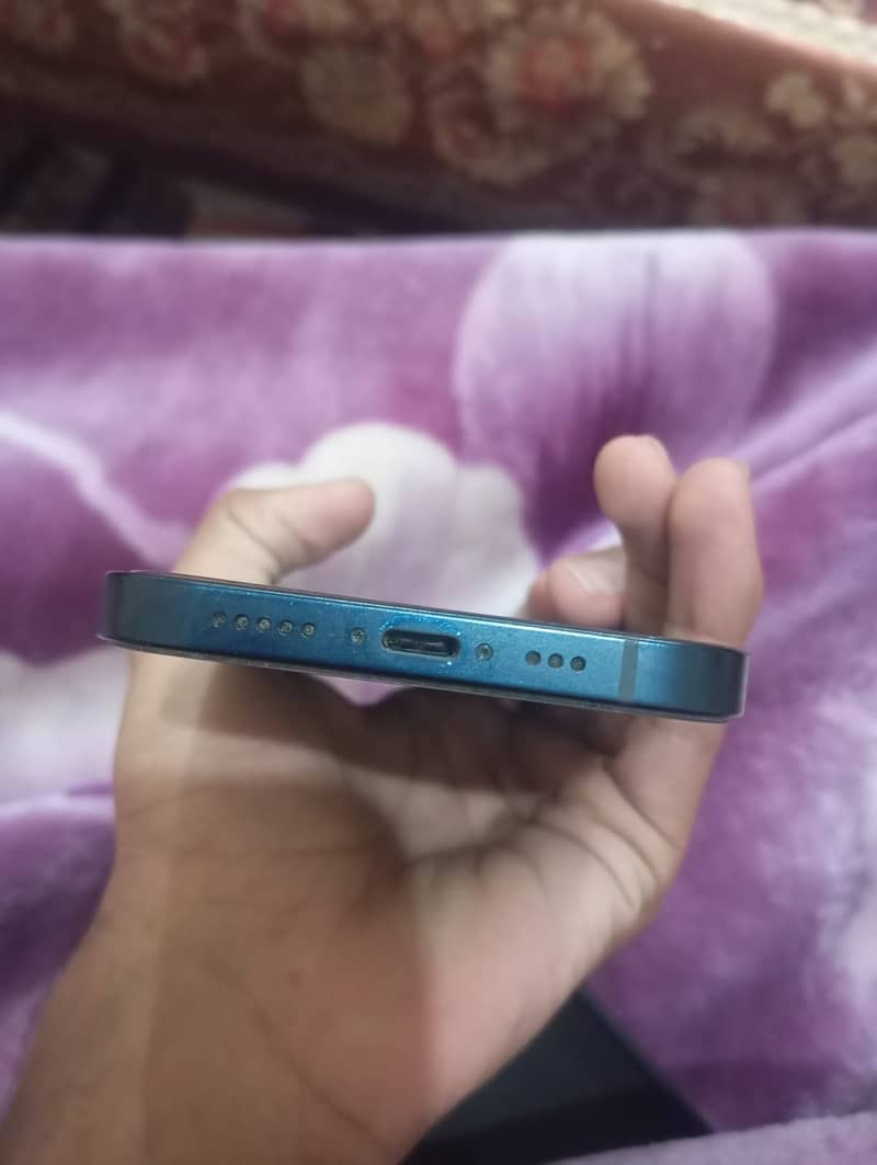 Apple iPhone 12 5