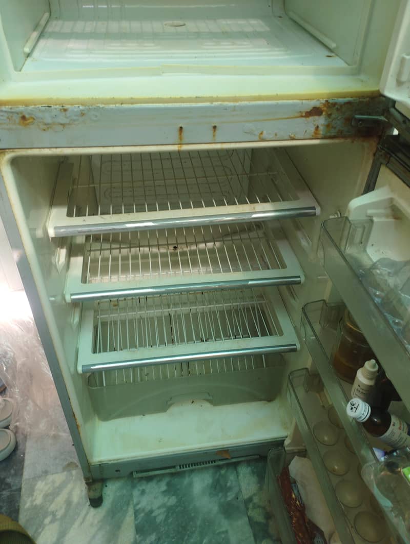 Dawlance 12 cubic Fridge 4