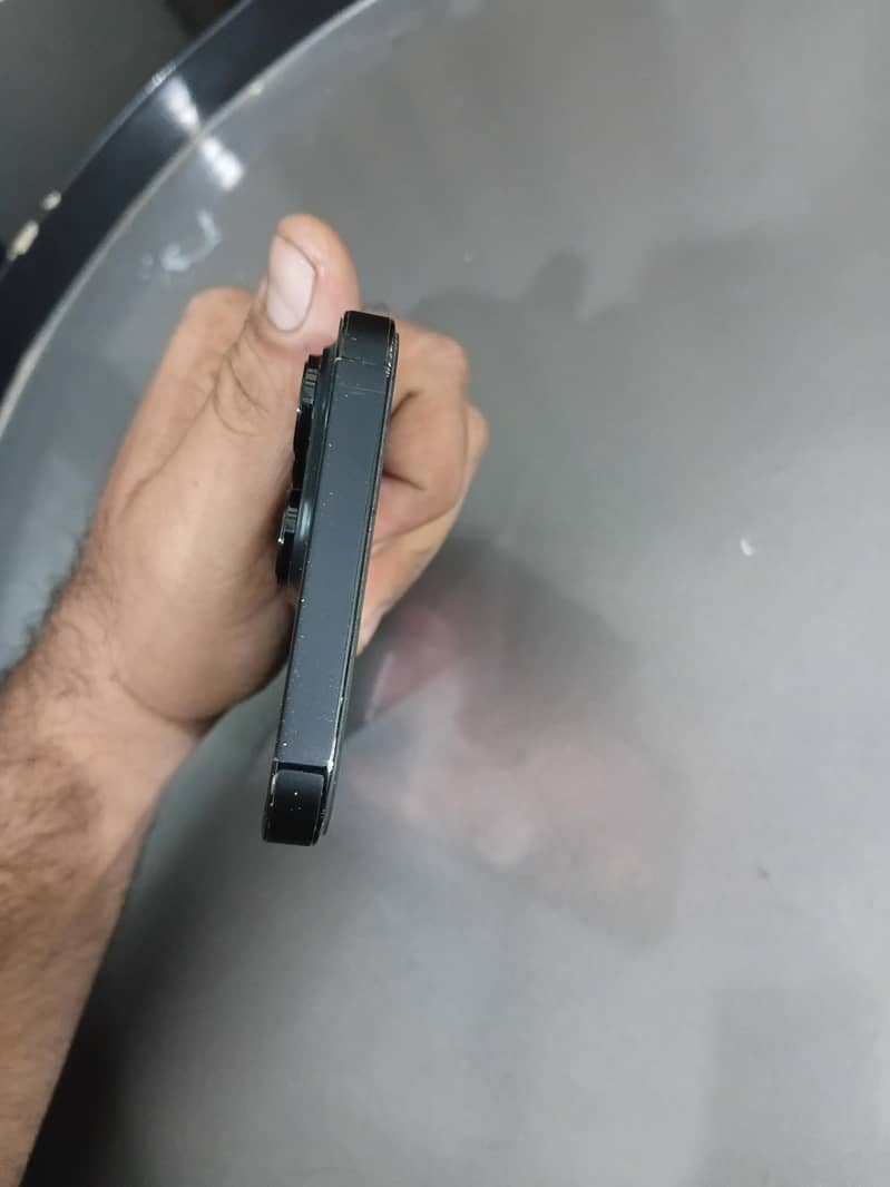 Apple iPhone 14 Pro JV 3