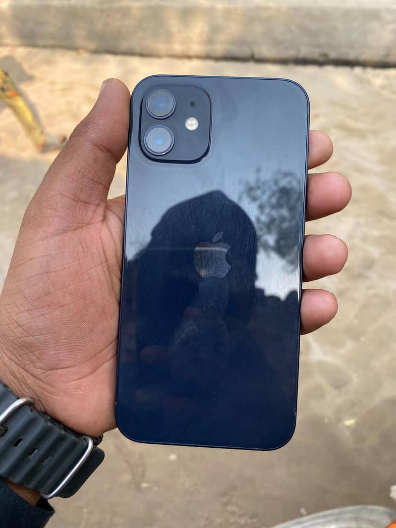 Apple iPhone 12 3