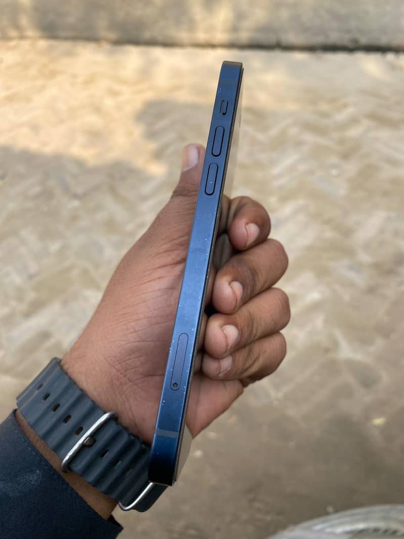 Apple iPhone 12 5