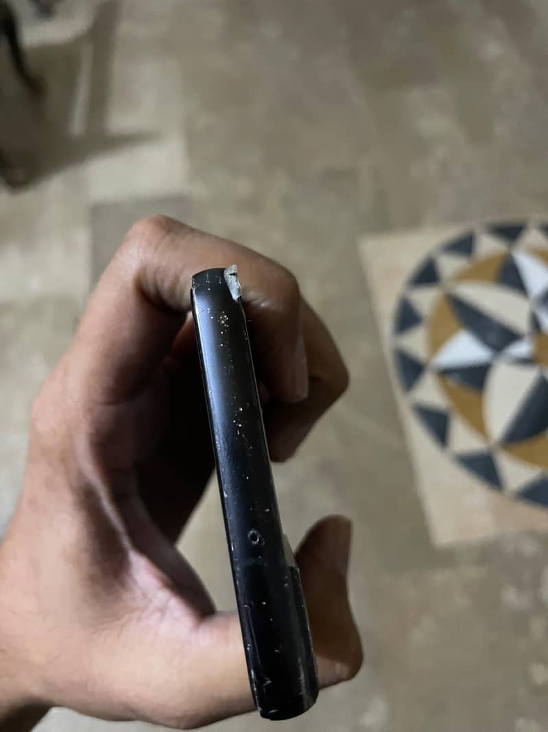 Samsung Mobile S22 6