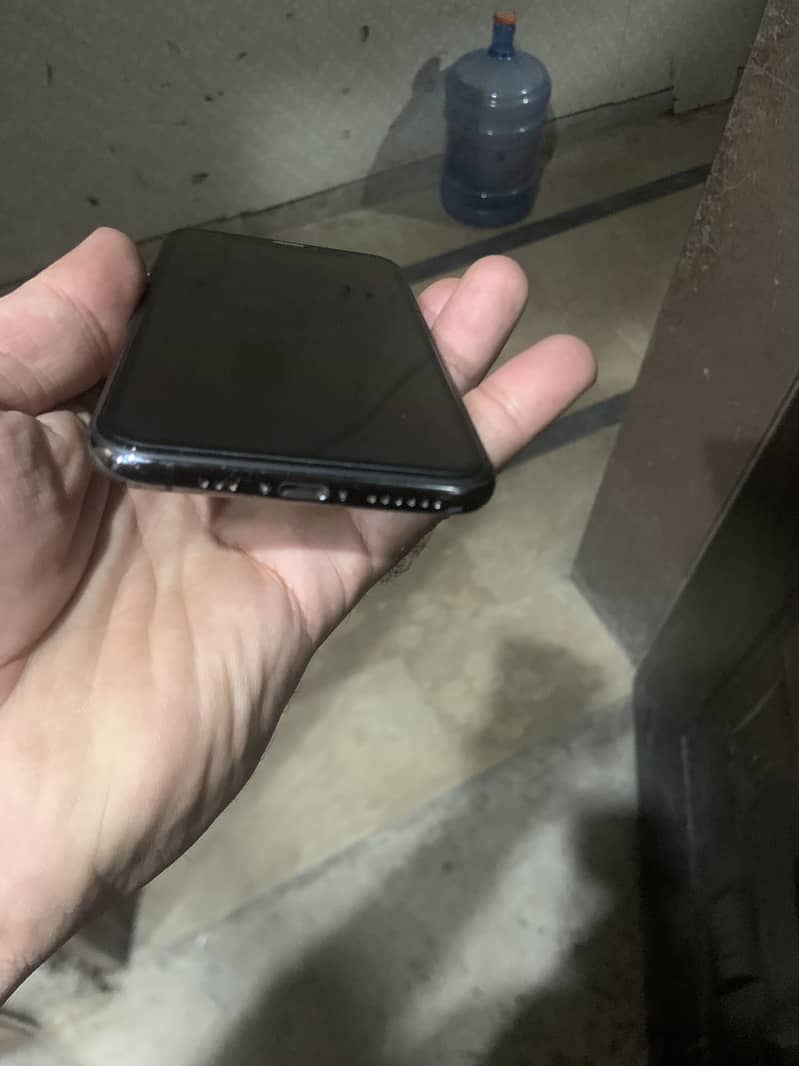Apple iPhone XS 3
