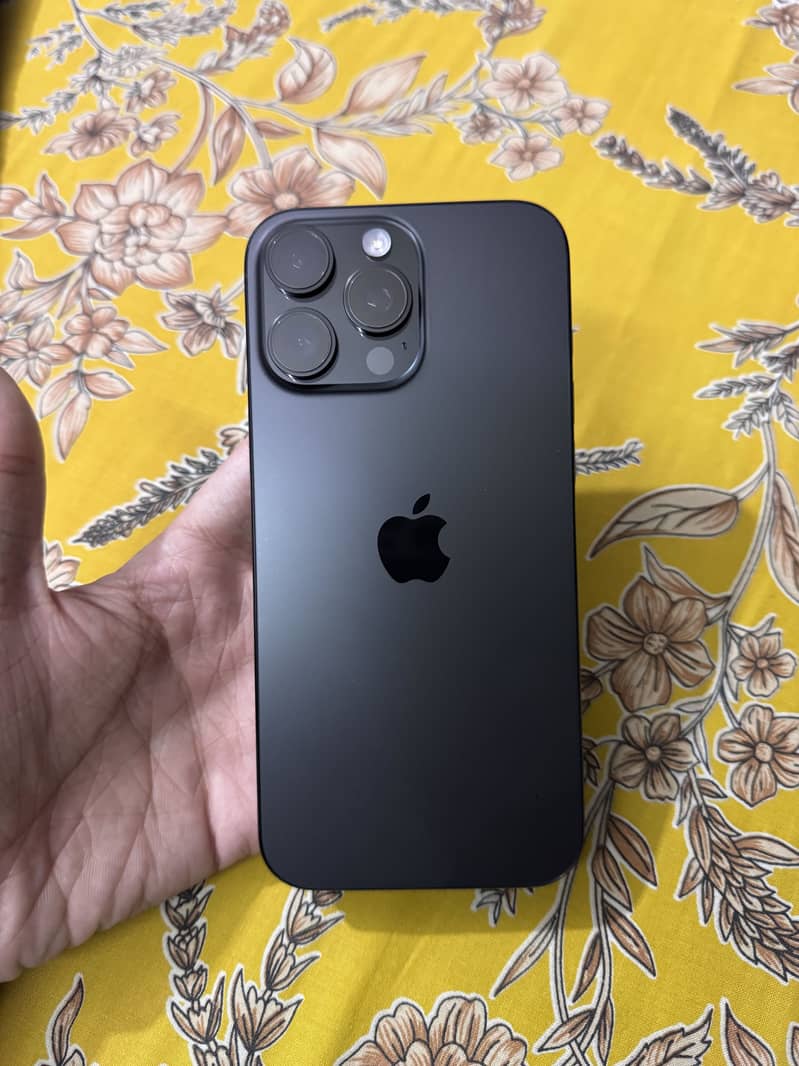 Apple iPhone 16 Pro Max 0