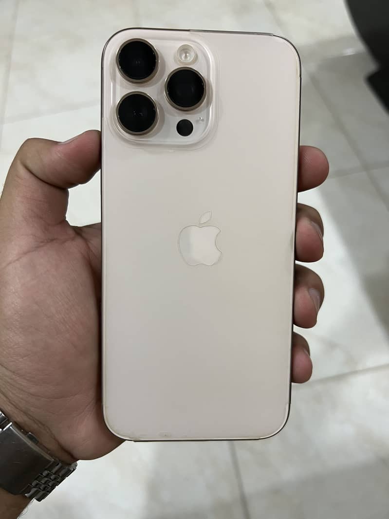 Apple iPhone 16 Pro Max 2