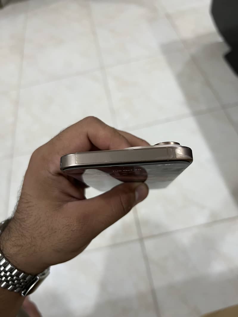 Apple iPhone 16 Pro Max 3