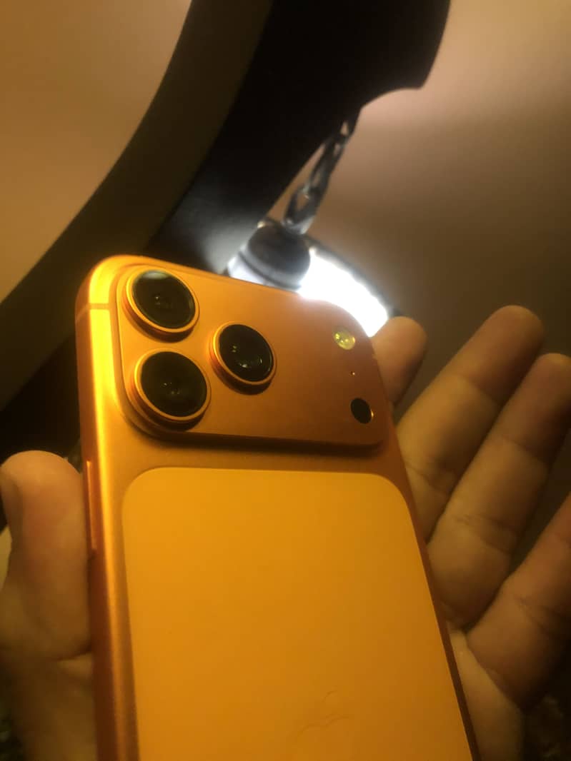 Apple iPhone 17 Pro Max 2
