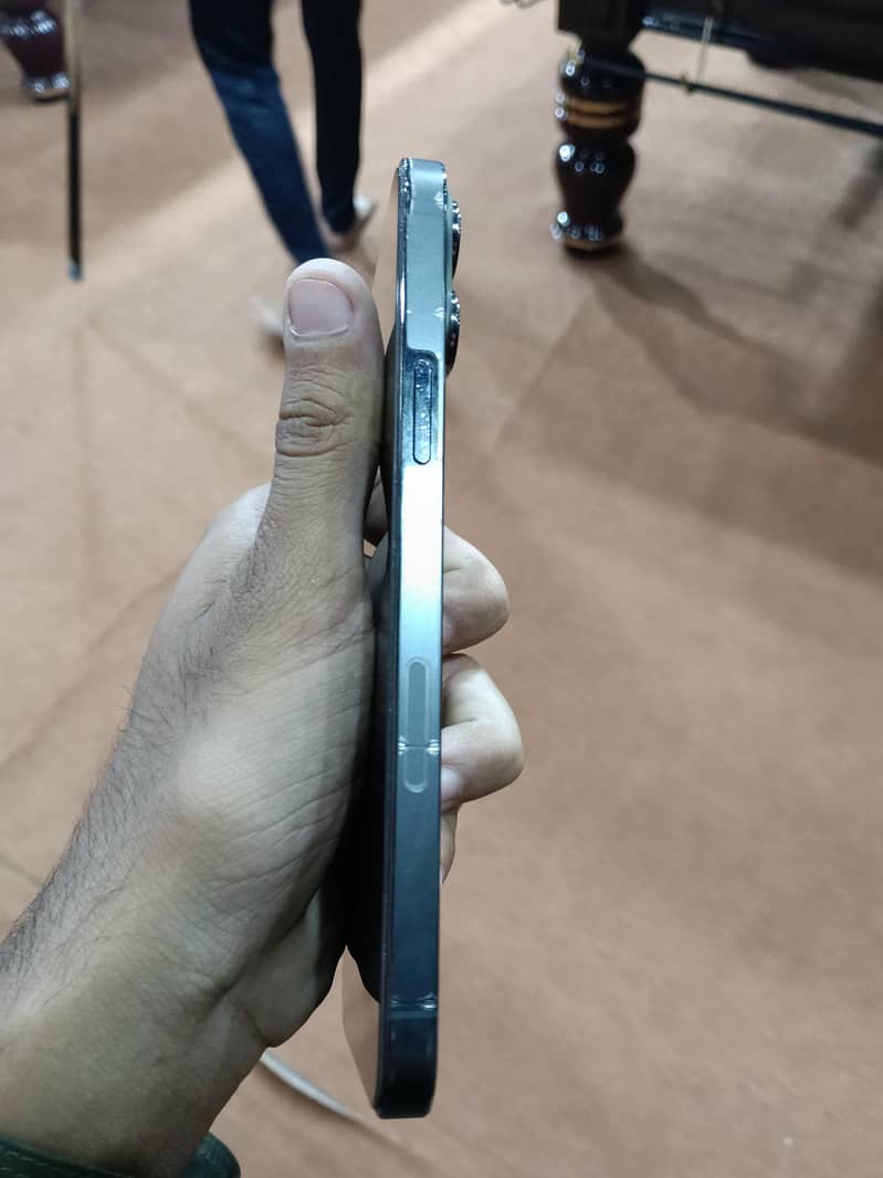 iphone 13 pro max 4