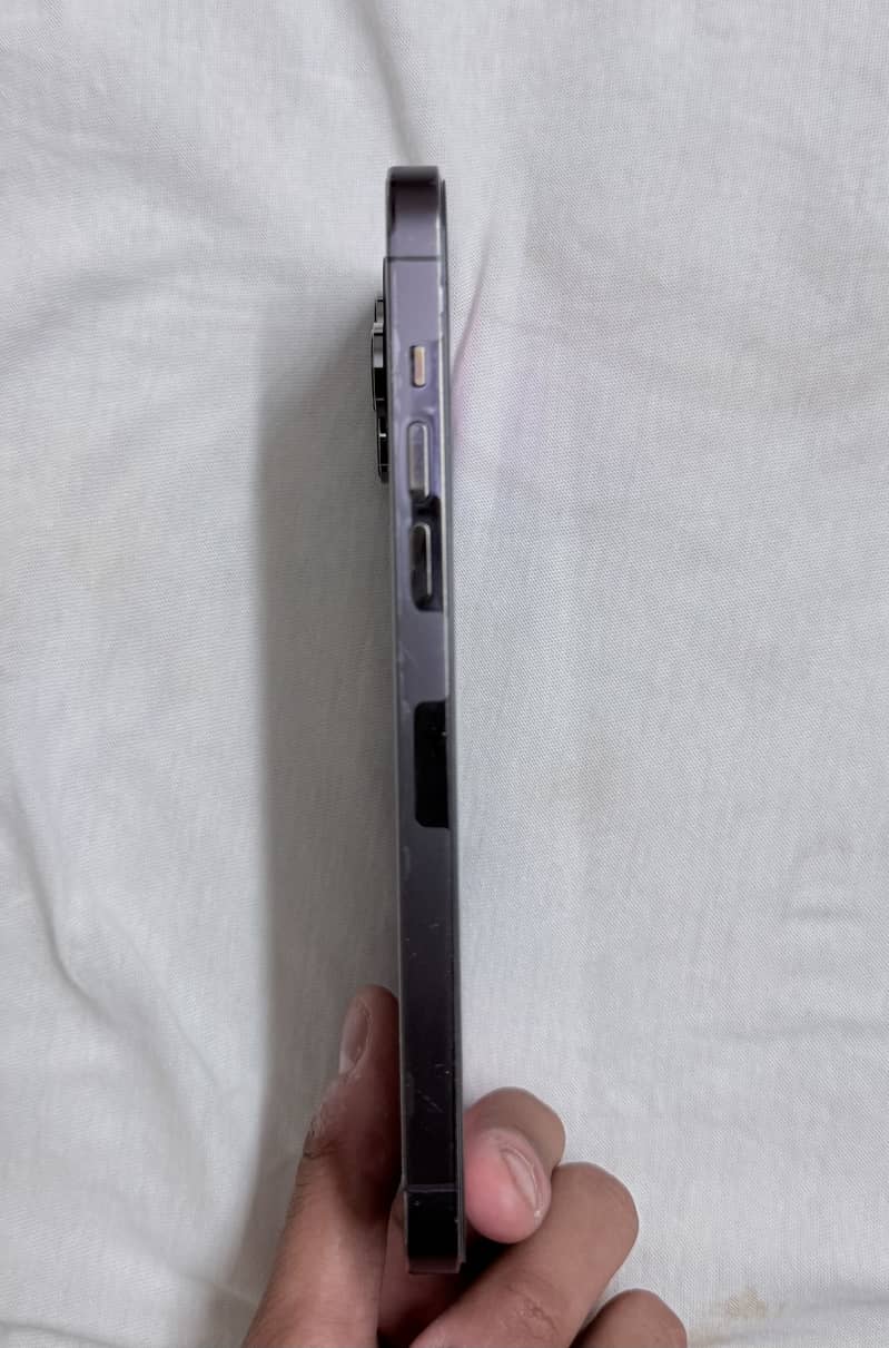 Apple iPhone 14 Pro Max 4