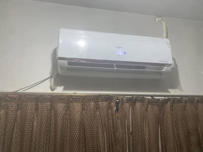 Haier Dc Inverter 1 Ton only 3months used.