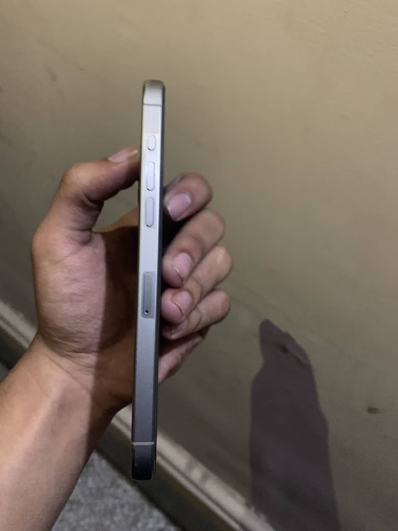 Apple iPhone 15 Pro Max 7