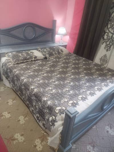 bed with metres