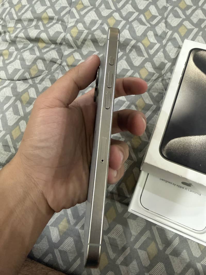 Apple iPhone 15 Pro Max 1