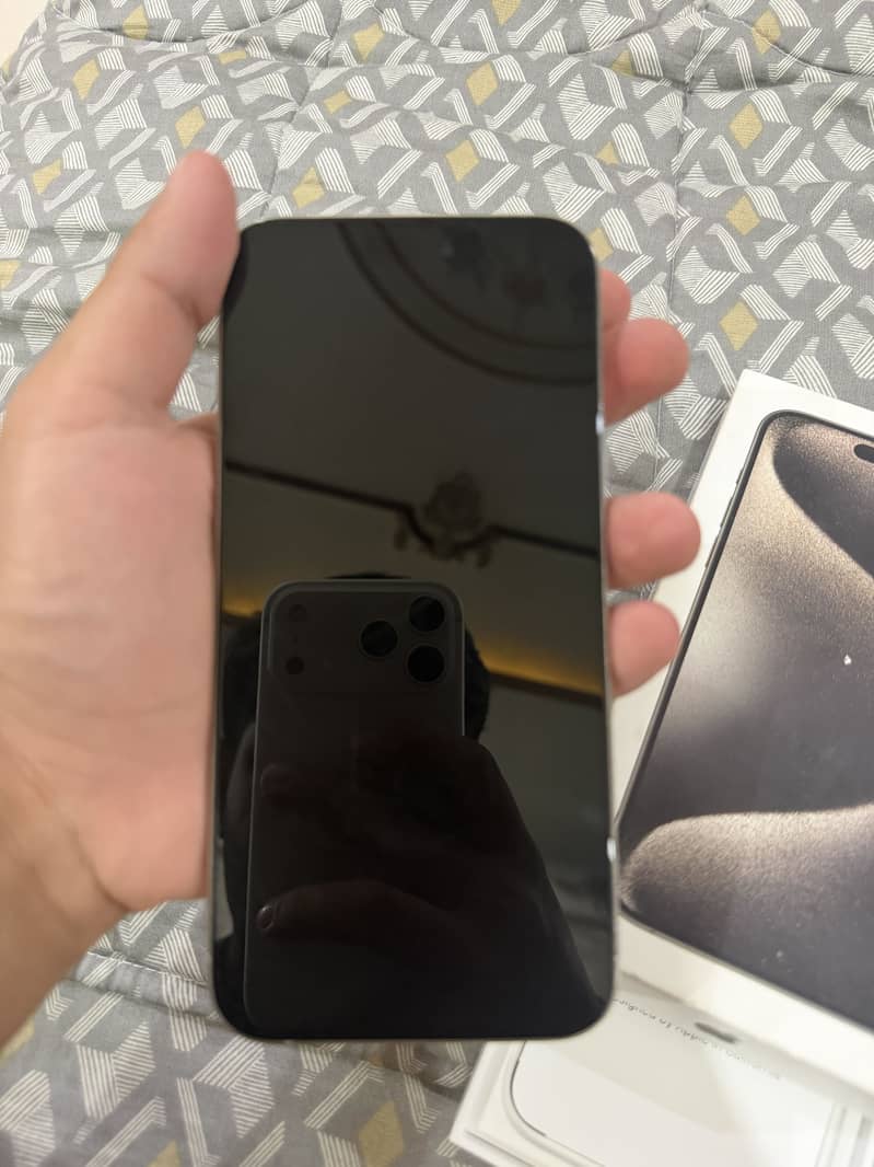 Apple iPhone 15 Pro Max 4