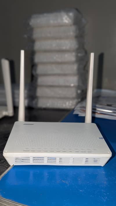 Huawei HG8546M XPONFiber Router (7dBi High Gain Antenna) - Refurbished