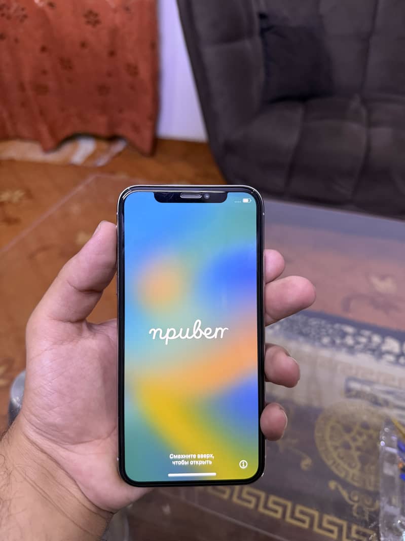 Apple iPhone X 4