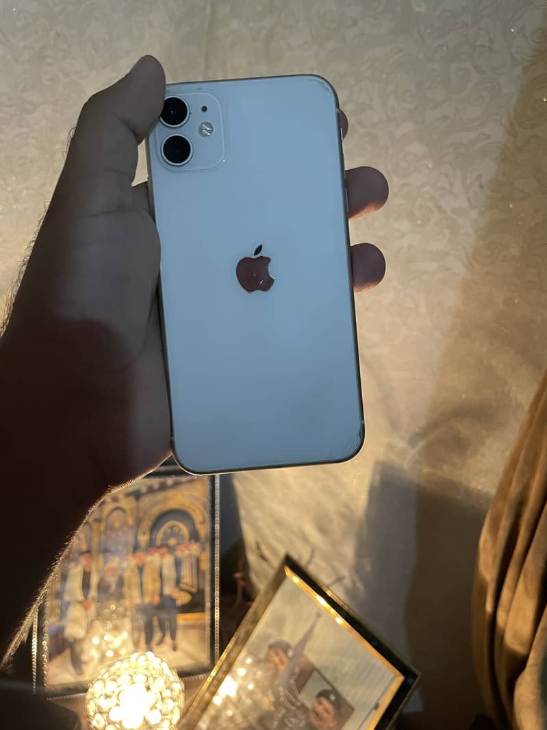 Apple iPhone 11 0