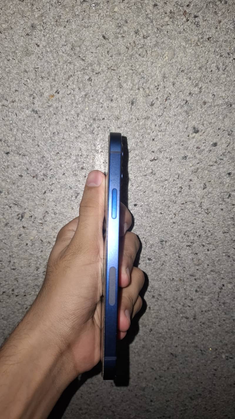 Apple iPhone 12 0
