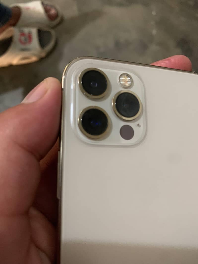 Apple iPhone 12 Pro 1