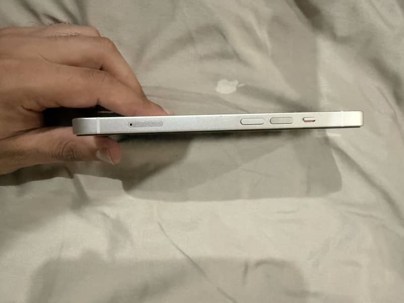 Apple iPhone 14 2