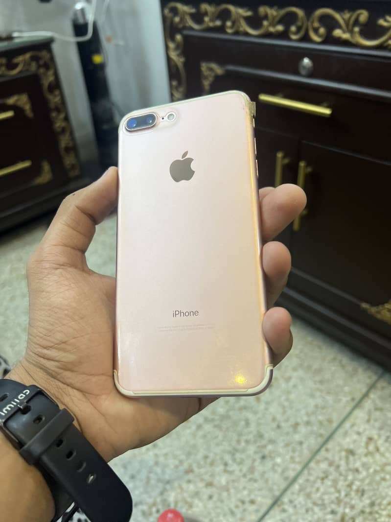Apple iPhone 7 Plus (256gb) 1