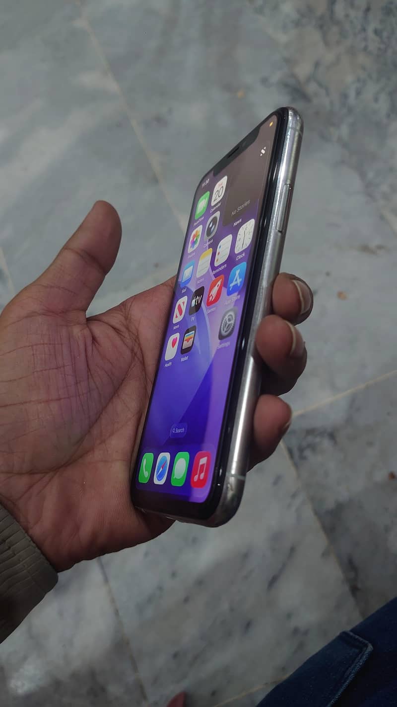 Apple iPhone 11 Pro 2