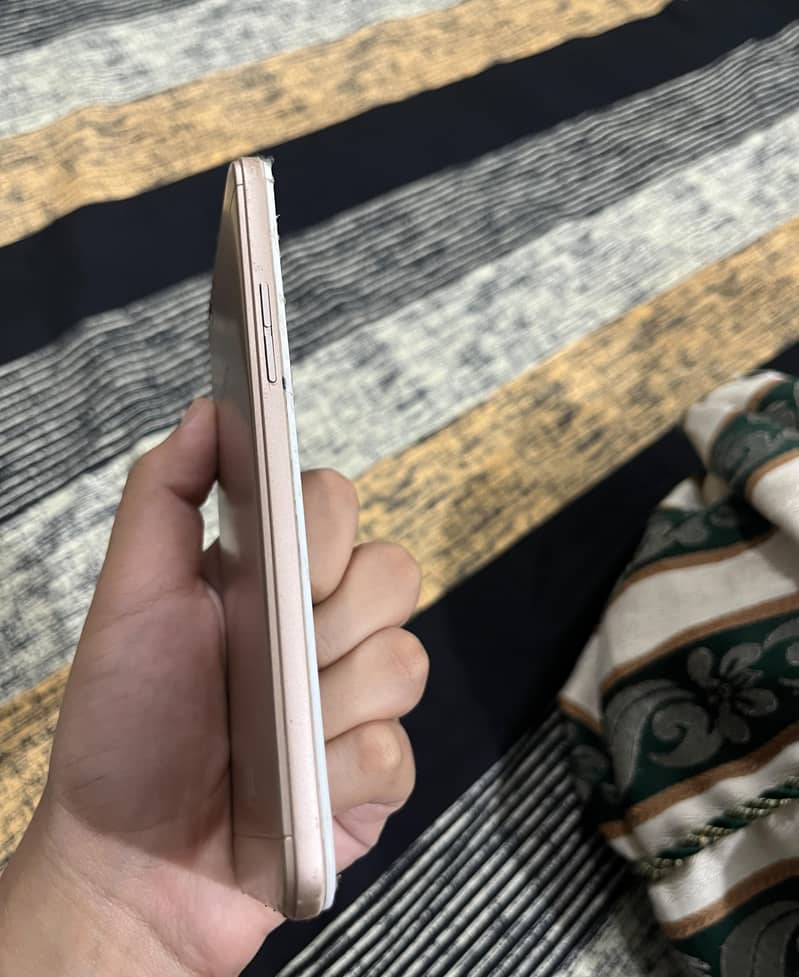 OPPO A57 2