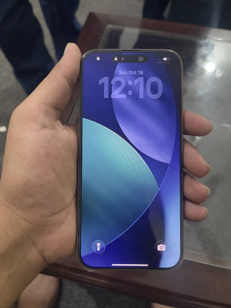 Apple iPhone 16 Pro Max 4