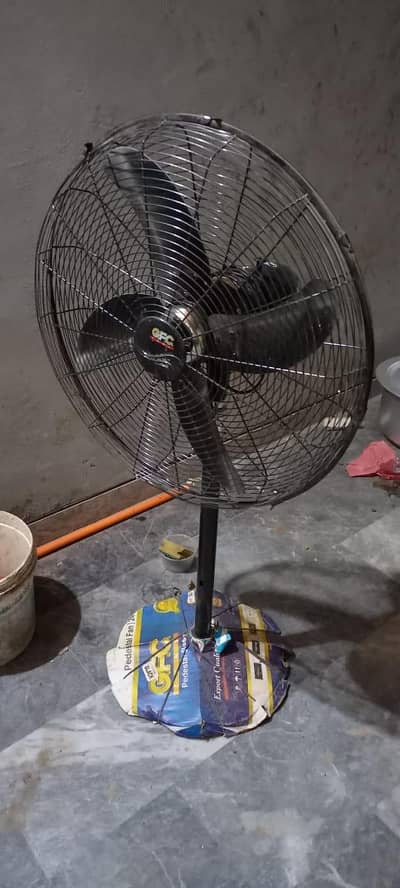 10/10 GFC Designer 24"Pedestal Fan AC-PF-03 | Used for 1 week only