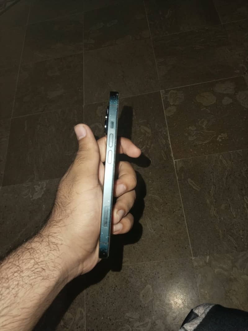 Apple iPhone 14 2
